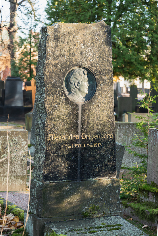 Alexandra Gripenberg (Helsingfors, Sandudds gamla begravningsplats 15–12)