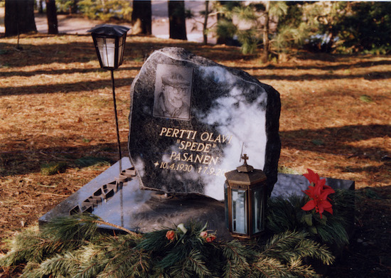 Pertti (Spede) Pasanen (Helsingfors, Sandudds gamla begravningsplats 21A–0)