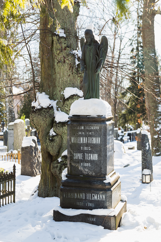 Pia Ravenna (Tilgmann) (Helsingfors, Sandudds gamla begravningsplats 15–22)