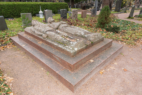 Waldemar Becker(-Bey) (Helsingfors, Sandudds gamla begravningsplats 9–33–)