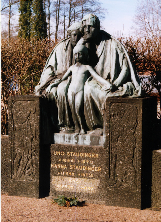Uno Staudinger (Helsingfors, Sandudds gamla begravningsplats 25-5-)