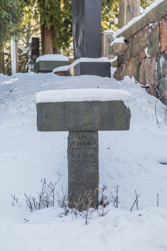 Tapio Wirkkala (Helsingfors, Sandudds gamla begravningsplats T 21 )