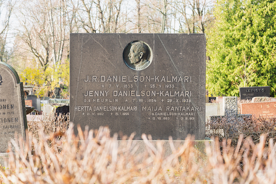 Johan Richard Danielson-Kalmari (Helsingfors, Sandudds nya begravningsplats 23–3–4)